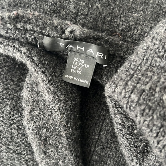 Tahari gray sweater vest XS - Picture 8 of 9